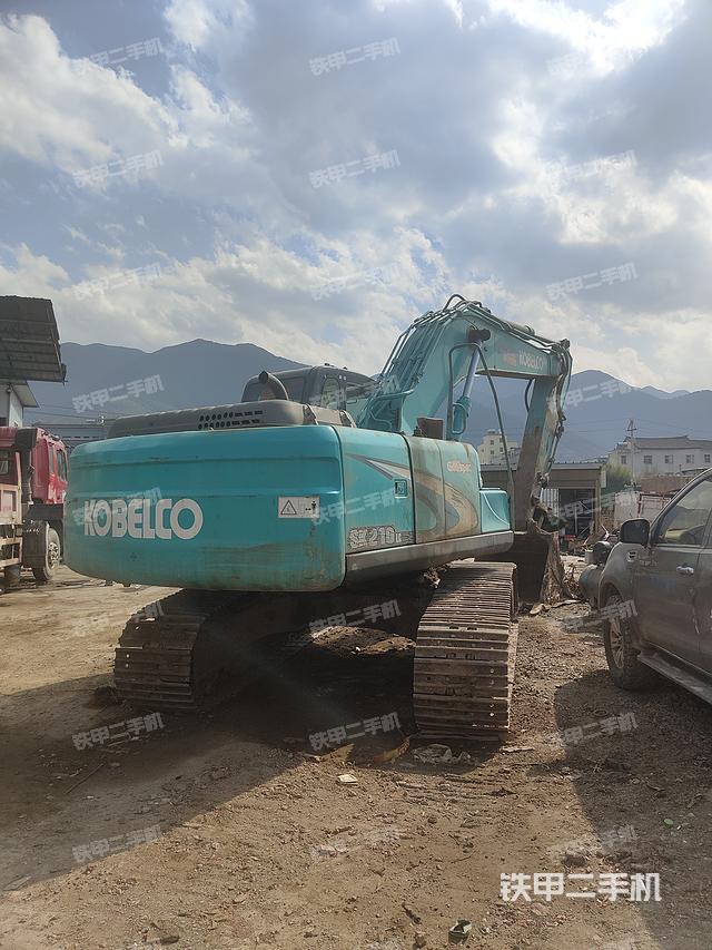 驾驶室顶部（整机外观）