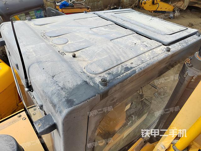 驾驶室顶部（整机外观）