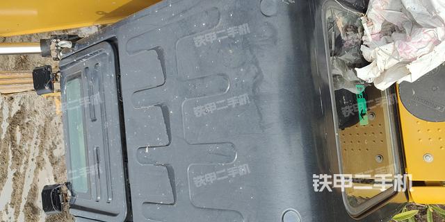 驾驶室顶部（整机外观）