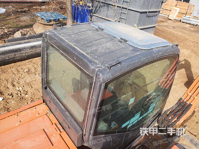 驾驶室顶部（整机外观）