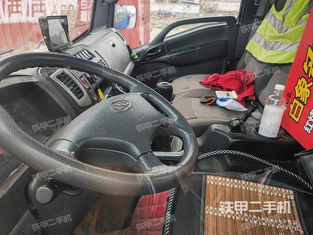 驾驶室操作台（设备外观及核心部件）