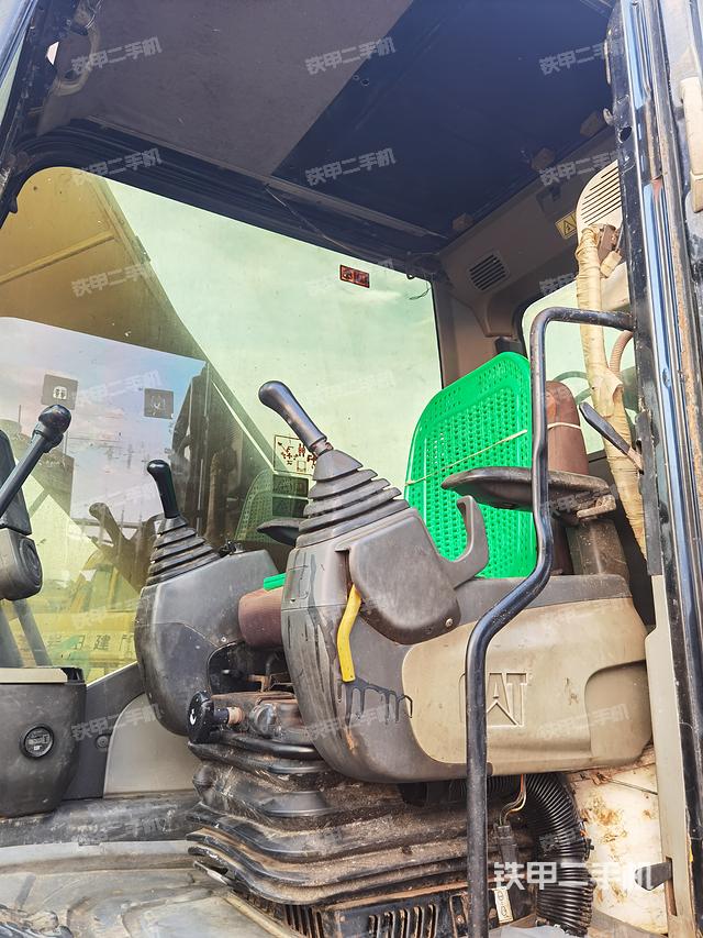 驾驶室整体（整机外观）