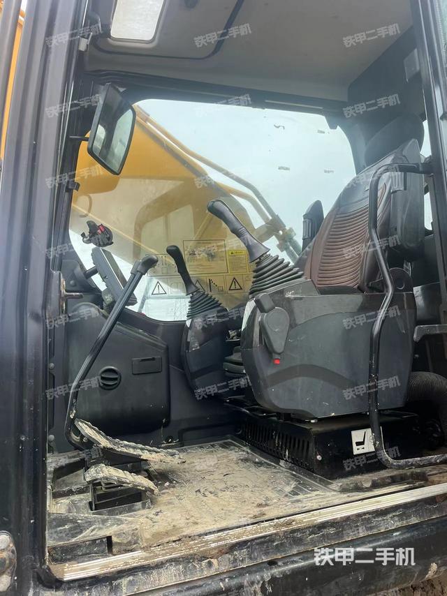 驾驶室整体（整机外观）