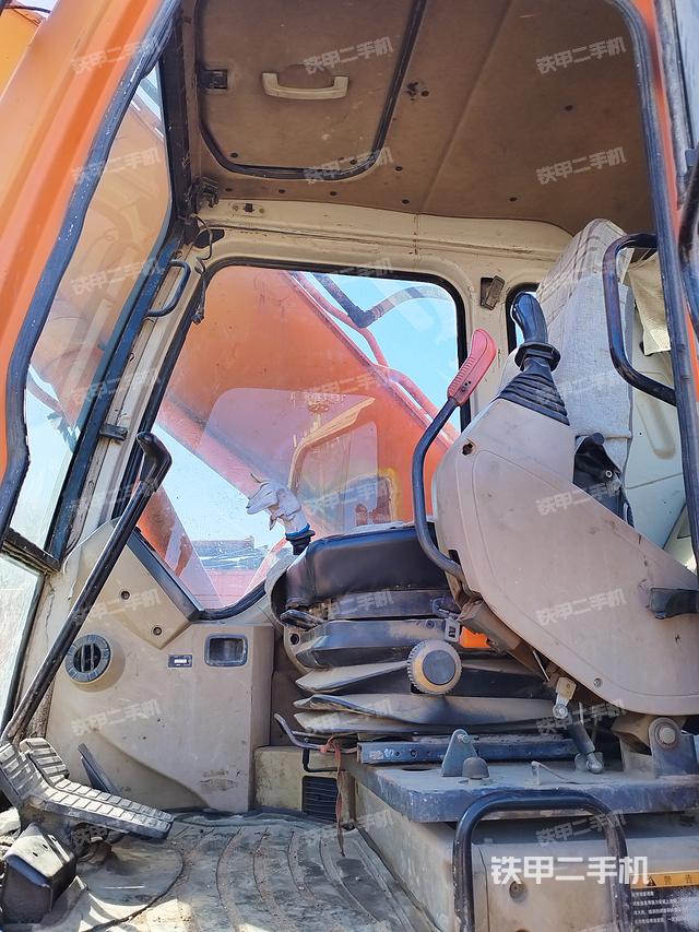 驾驶室整体（整机外观）