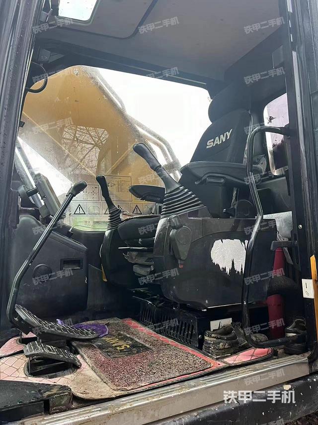 驾驶室整体（整机外观）