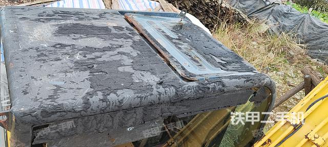 驾驶室顶部（整机外观）