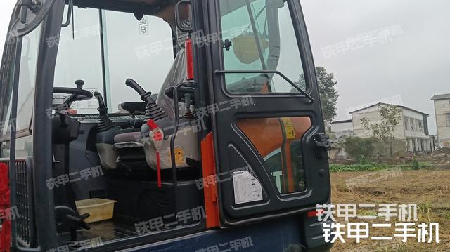 驾驶室整体（整机外观）