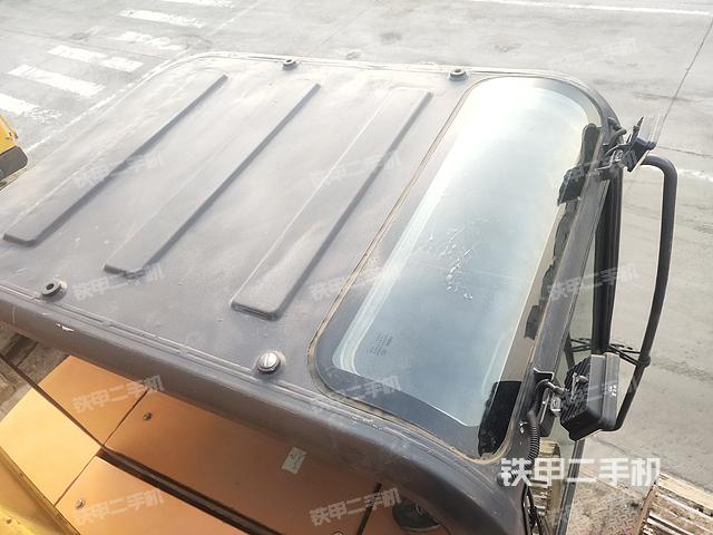 驾驶室顶部（整机外观）