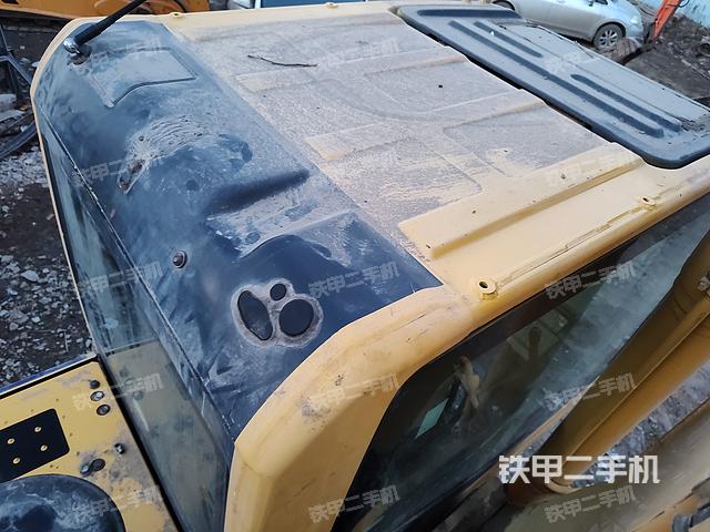 驾驶室顶部（整机外观）