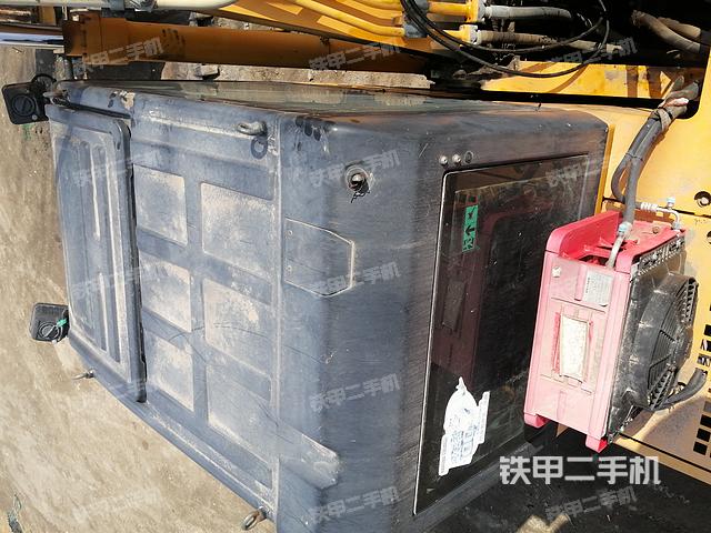 驾驶室顶部（整机外观）