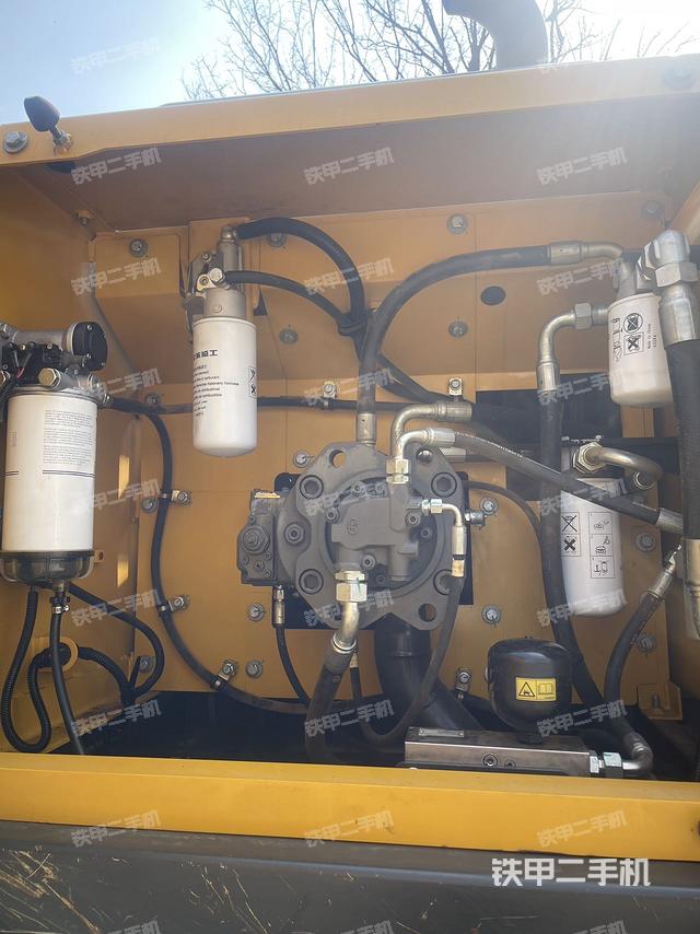 驾驶室顶部（整机外观）