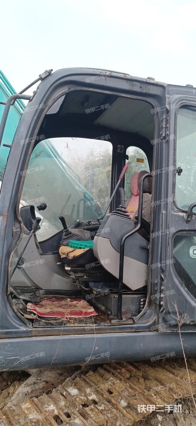 驾驶室整体（整机外观）