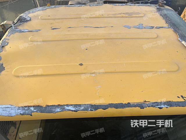 驾驶室顶部（整机外观）