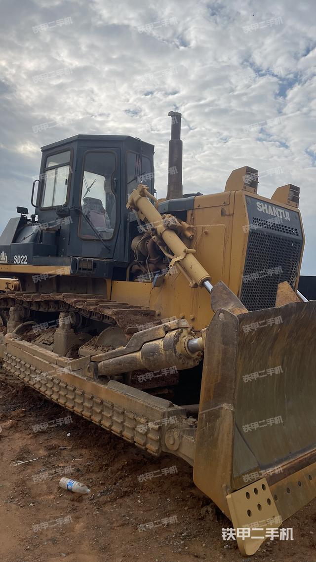 整机左侧（设备外观及核心部件）