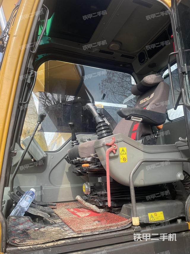 驾驶室整体（整机外观）