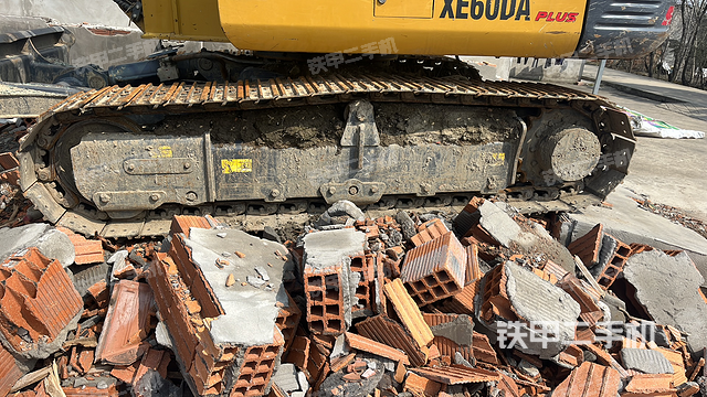 单侧履带整体（整机外观）