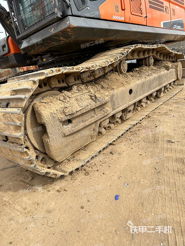 单侧履带整体（整机外观）