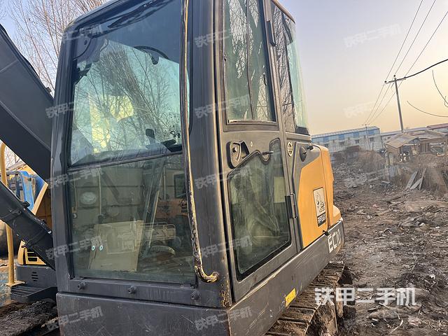 驾驶室整体（整机外观）