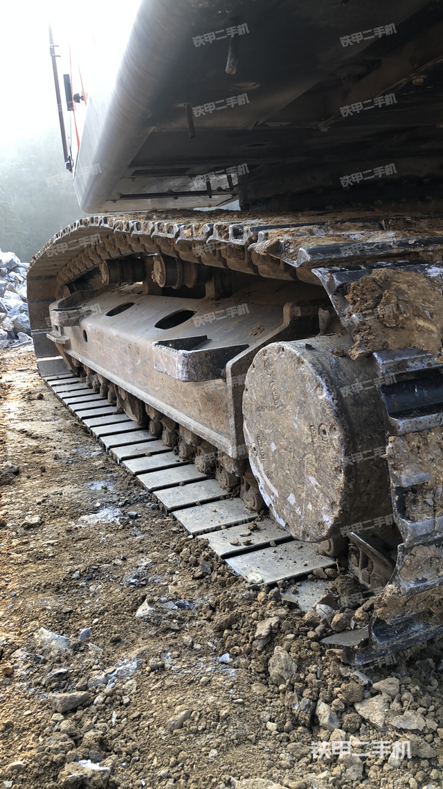 单侧履带整体（整机外观）