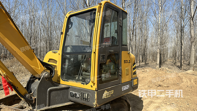 驾驶室整体（整机外观）