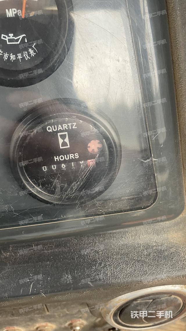 驾驶室操作台（设备外观及核心部件）