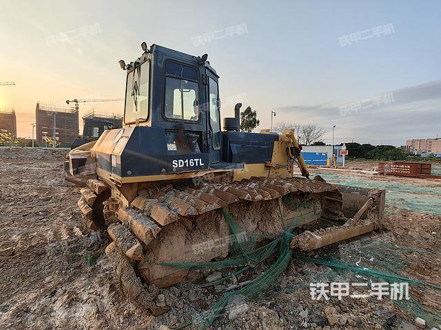 整机右后45°（设备外观及核心部件）