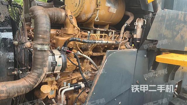 发动机左侧（整机外观及大件）