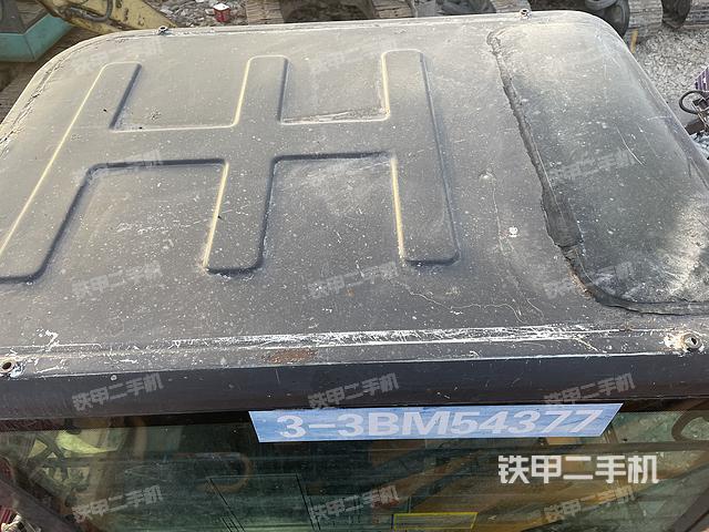 驾驶室顶部（整机外观）