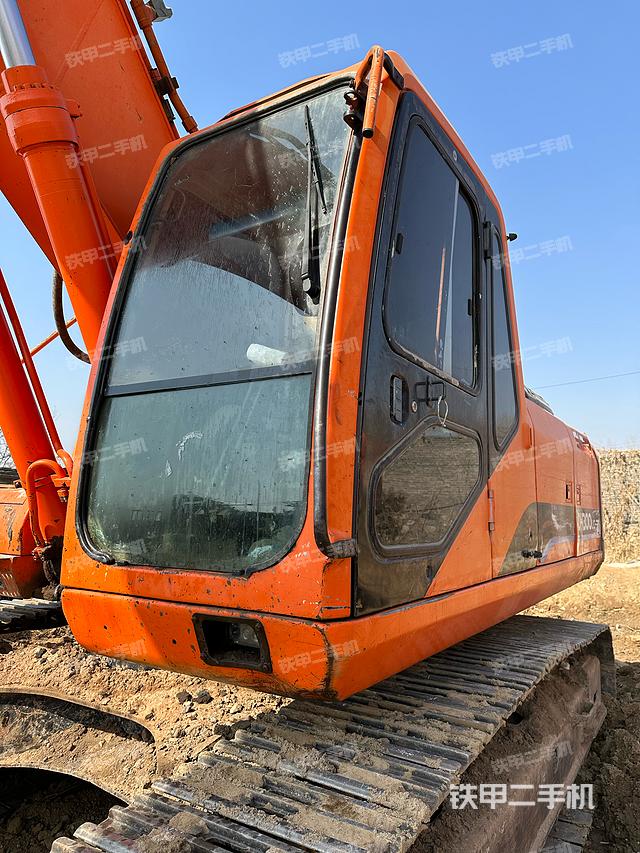 驾驶室整体（整机外观）