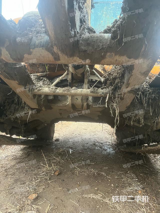 驾驶室顶部（整机外观）