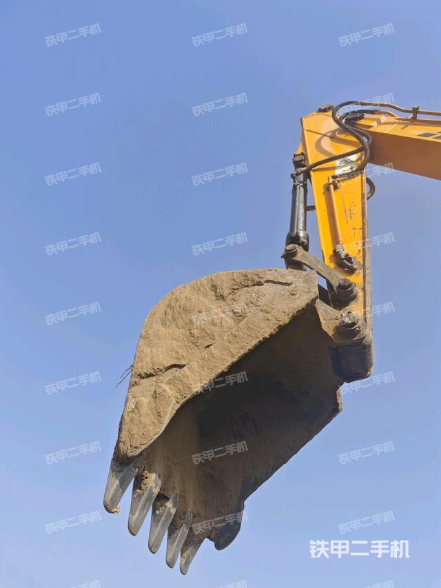 小臂整体左后（工作和回转装置）