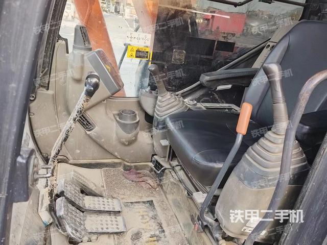 驾驶室整体（整机外观）