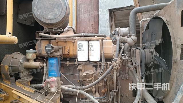 发动机右侧（整机外观及大件）