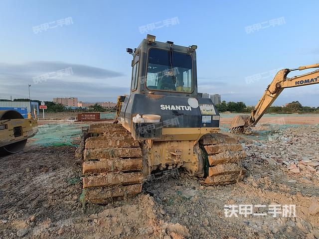 整机右侧（设备外观及核心部件）