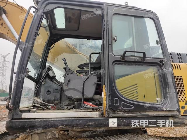 驾驶室整体（整机外观）