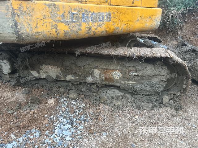 单侧履带整体（整机外观）