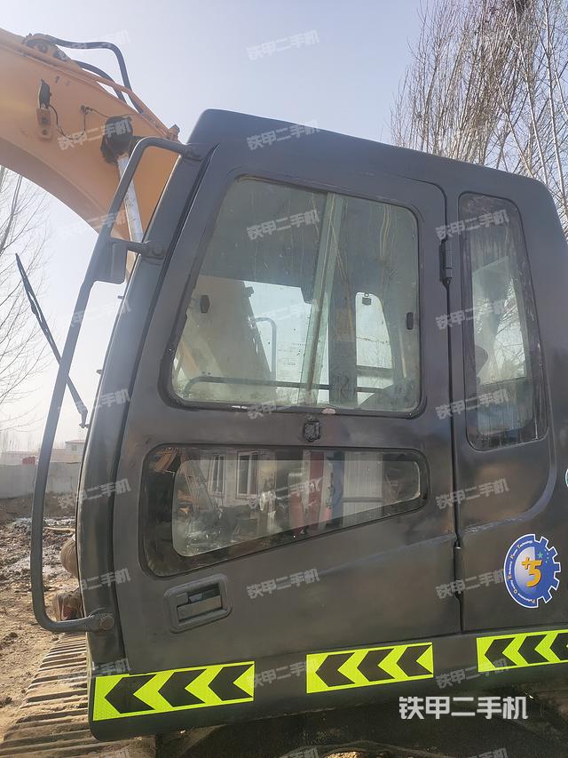 驾驶室整体（整机外观）