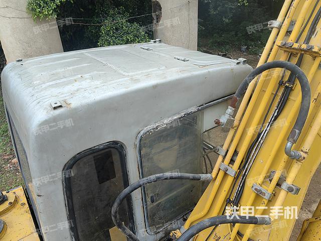 驾驶室顶部（整机外观）