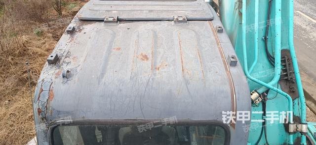 驾驶室顶部（整机外观）