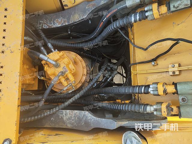 回转马达和主控阀（整机外观）