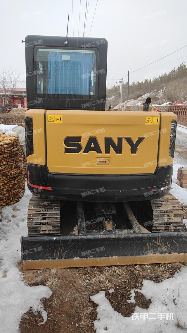 驾驶室顶部（整机外观）