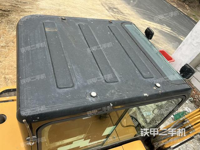 驾驶室顶部（整机外观）