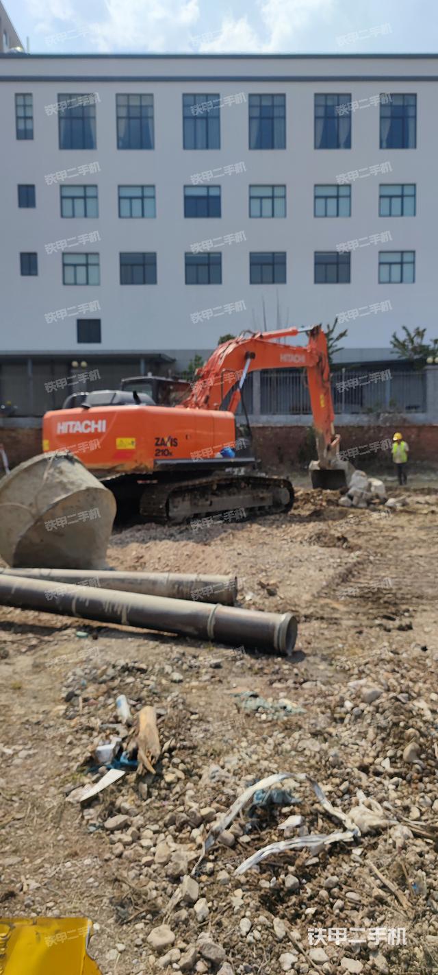 驾驶室顶部（整机外观）