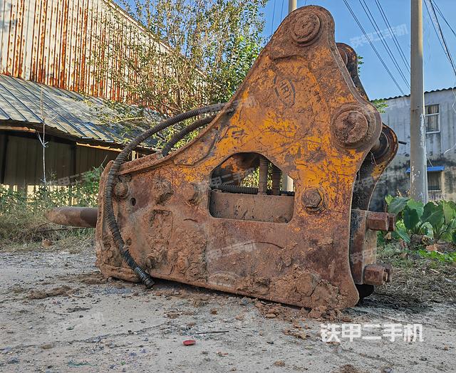 整机右侧（设备外观及核心部件）