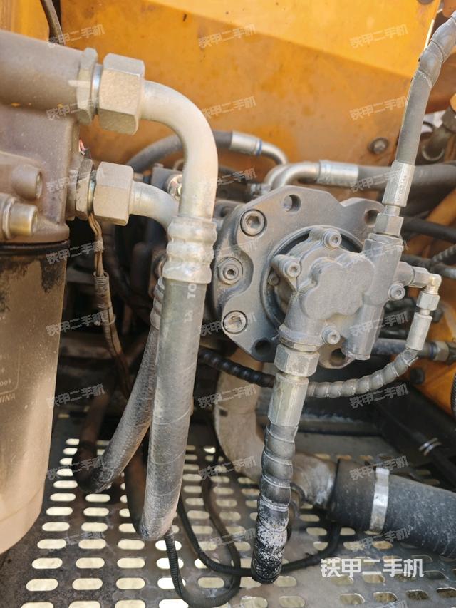 液压泵斜45 左（大件舱室）