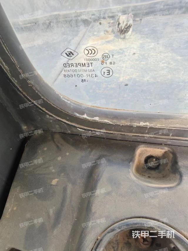 后窗玻璃角标（驾驶室部分）