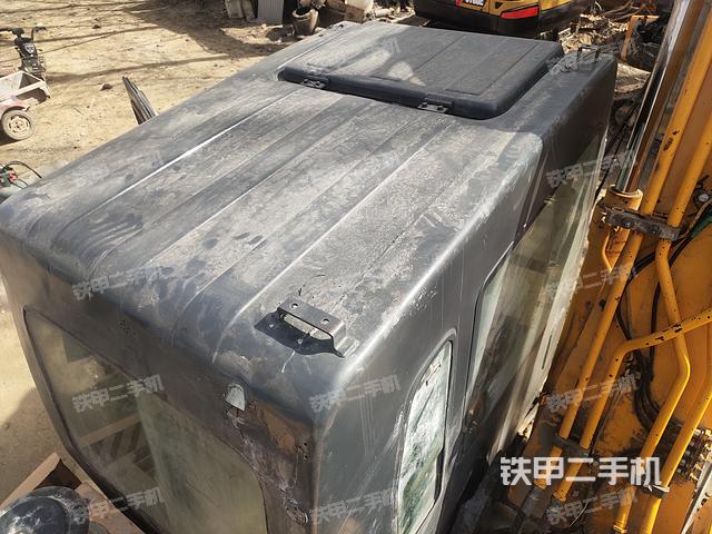 驾驶室顶部（整机外观）