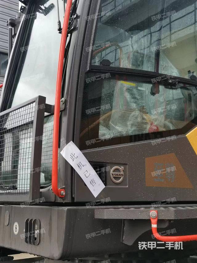 驾驶室整体（整机外观）