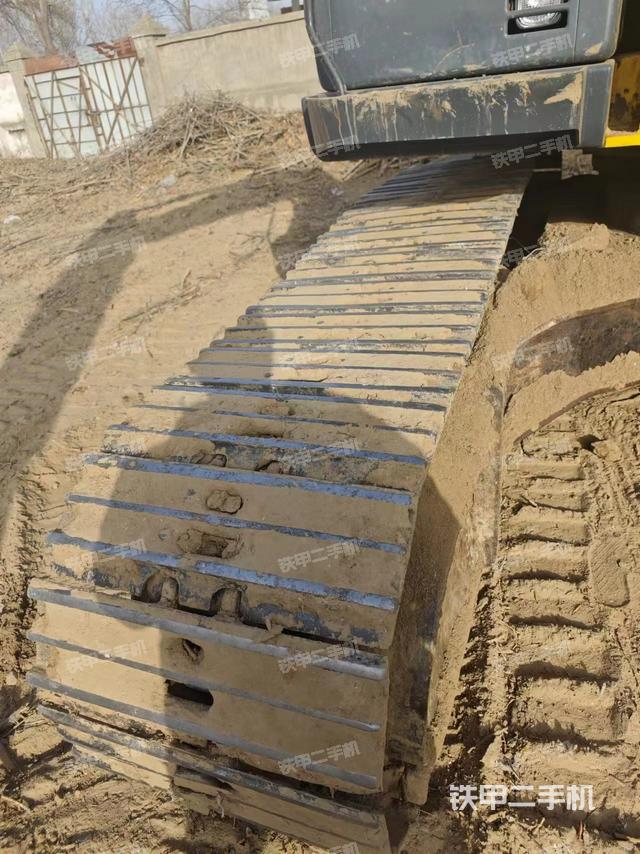 右侧履带整体（行走机构）