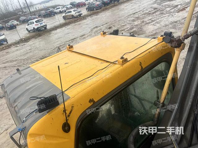 驾驶室顶部（整机外观）